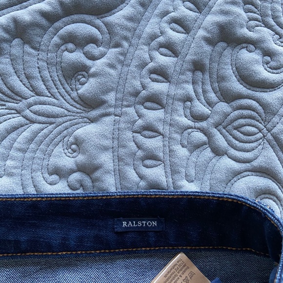 Jeans - Picture 3 of 4